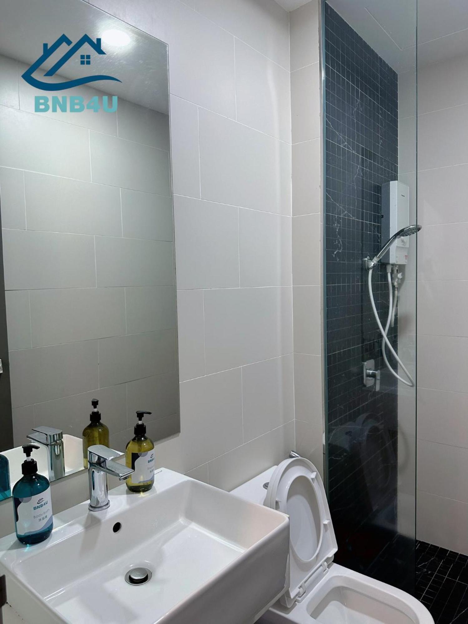 Beacon 2br Infinity Pool - By Bnb4u George Town
