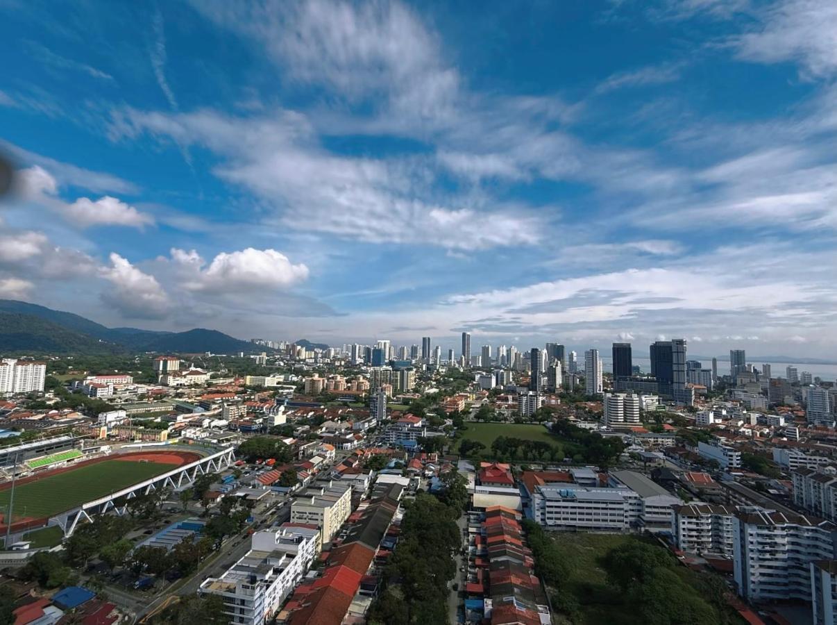Beacon 2br Infinity Pool - By Bnb4u George Town